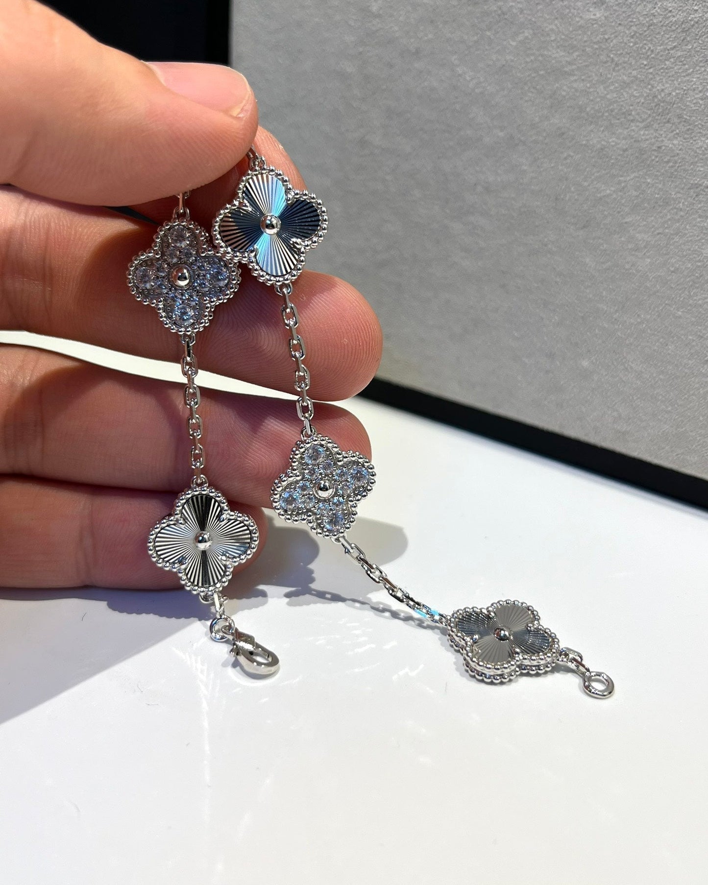 [Radiant Gem]New  CLOVER 5 MOTIF LASER BRACELET COLLECTION
