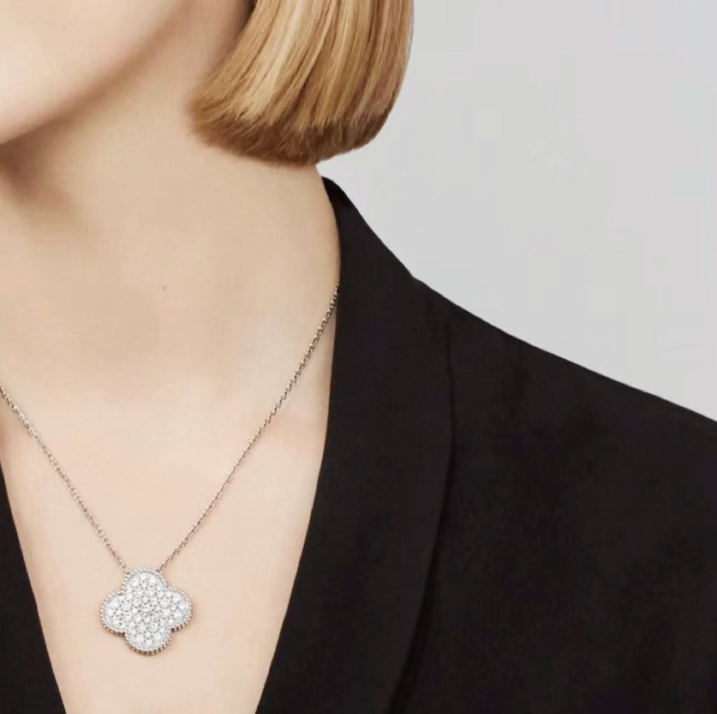 [Radiant Gem]¯CLOVER 25MM LARGE PENDANT DIAMOND PAVED SILVER NECKLACE