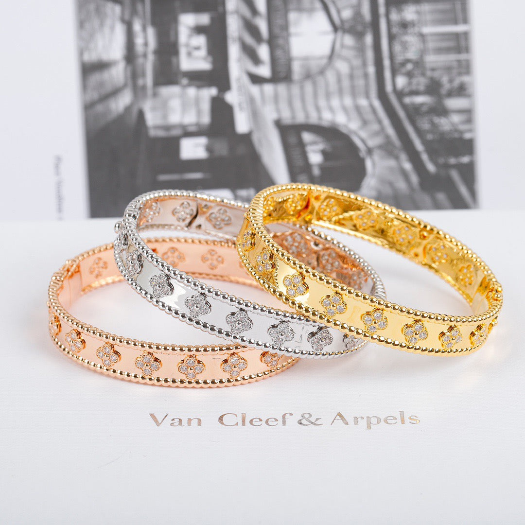 [Radiant Gem]¯CLOVER BRACELET 8MM DIAMONDS