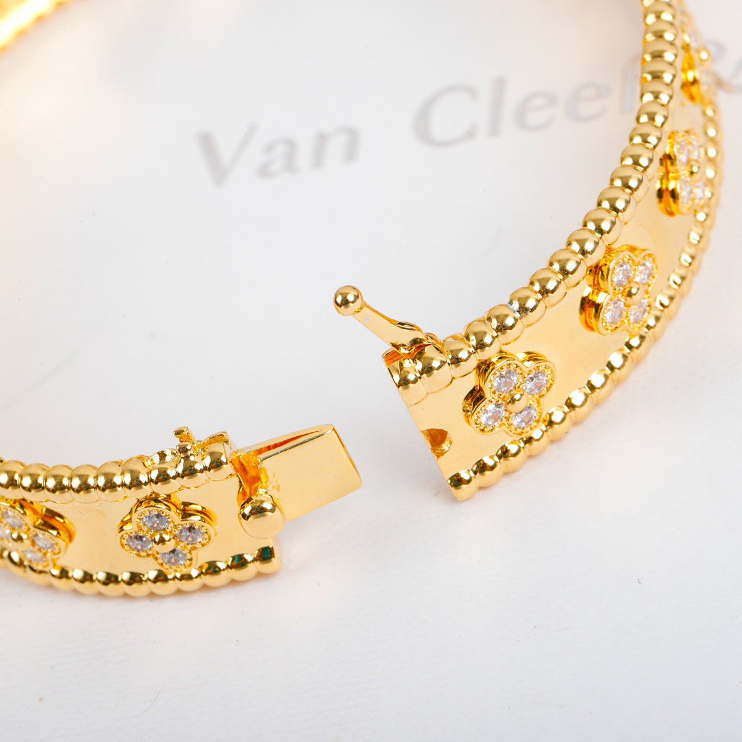 [Radiant Gem]¯CLOVER BRACELET 8MM DIAMONDS