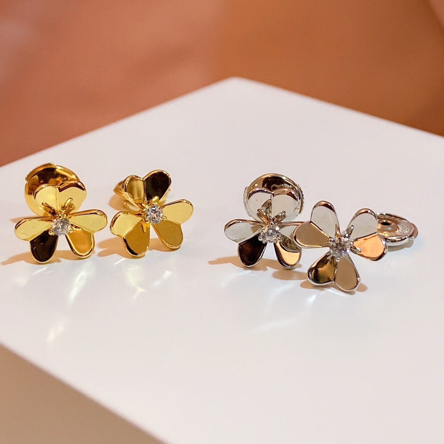 [Radiant Gem]¯FRIVOLE MINI FLOWER EARRINGS