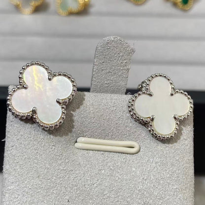[Radiant Gem] CLOVER LARGE (20mm) 1 MOTIFS WHITE MOP STUD EARRINGS