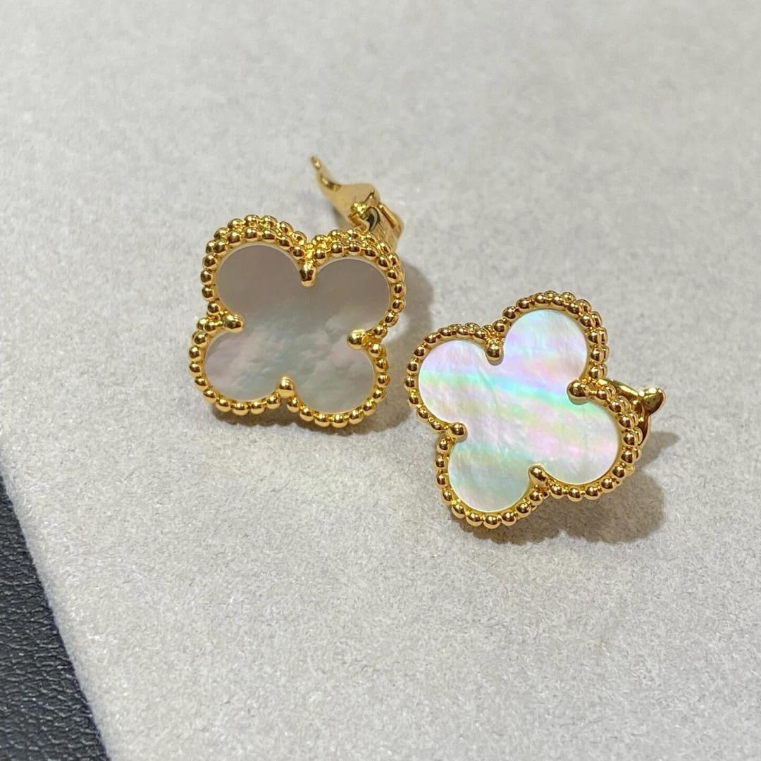 [Radiant Gem] CLOVER LARGE (20mm) 1 MOTIFS WHITE MOP STUD EARRINGS