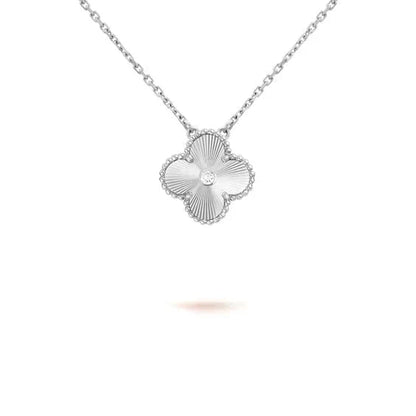 [Radiant Gem]¯CLOVER  15MM DIAMOND LASER NECKLACE SILVER