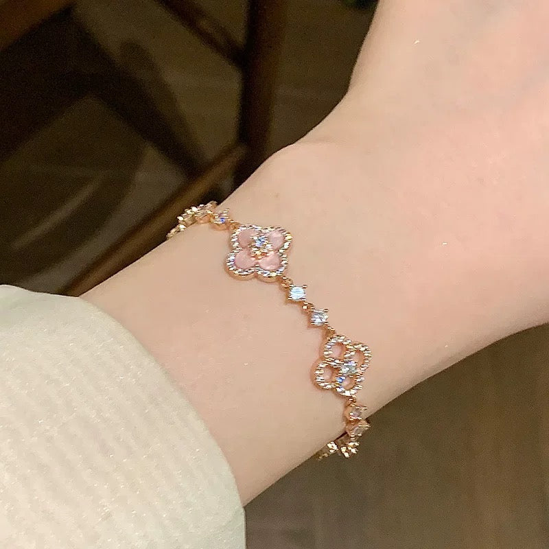[Radiant Gem]¯CLOVER 5 MOTIF PINK BLUE RED WHITE BRACELET