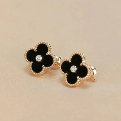 [Radiant Gem]¯CLOVER MEDIUM 1 MOTIFS ONYX DIAMOND EARRINGS
