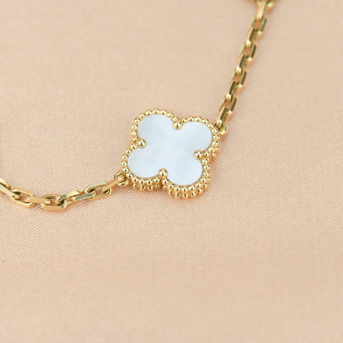 [Radiant Gem]New CLOVER WHITE PEARL MOP 5 MOTIF BRACELET COLLECTION