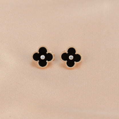 [Radiant Gem]¯CLOVER MEDIUM 1 MOTIFS ONYX DIAMOND EARRINGS