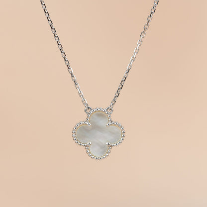 [Radiant Gem]¯CLOVER  15MM WHITE MOTHER-OF-PEARL SILVER