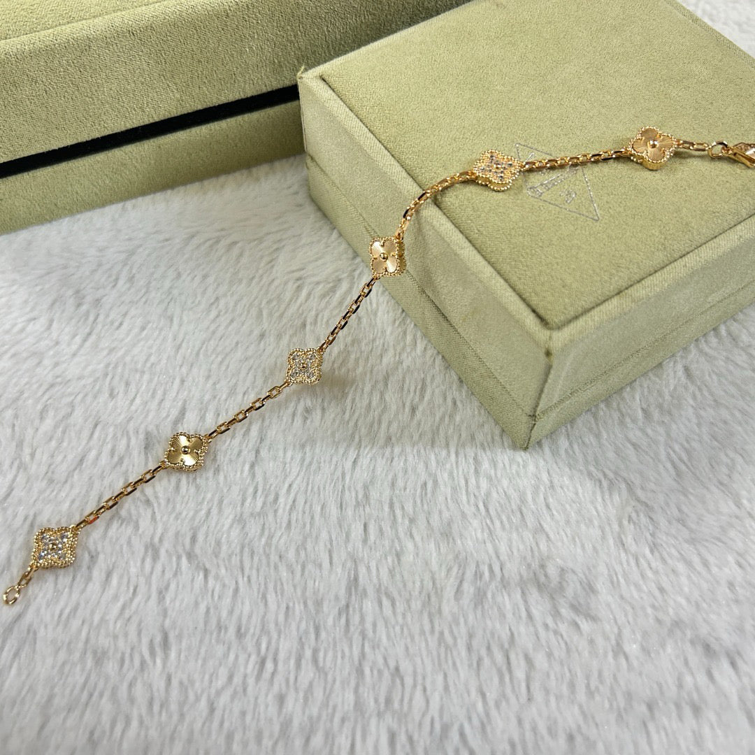 [[Radiant Gem]¯]CLOVER 6 MOTIF DIAMOND LASER BRACELET