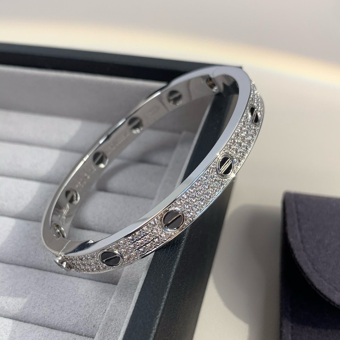 [Radiant Gem]¯LOVE BRACELET 6.1MM DIAMOND-PAVED CERAMIC