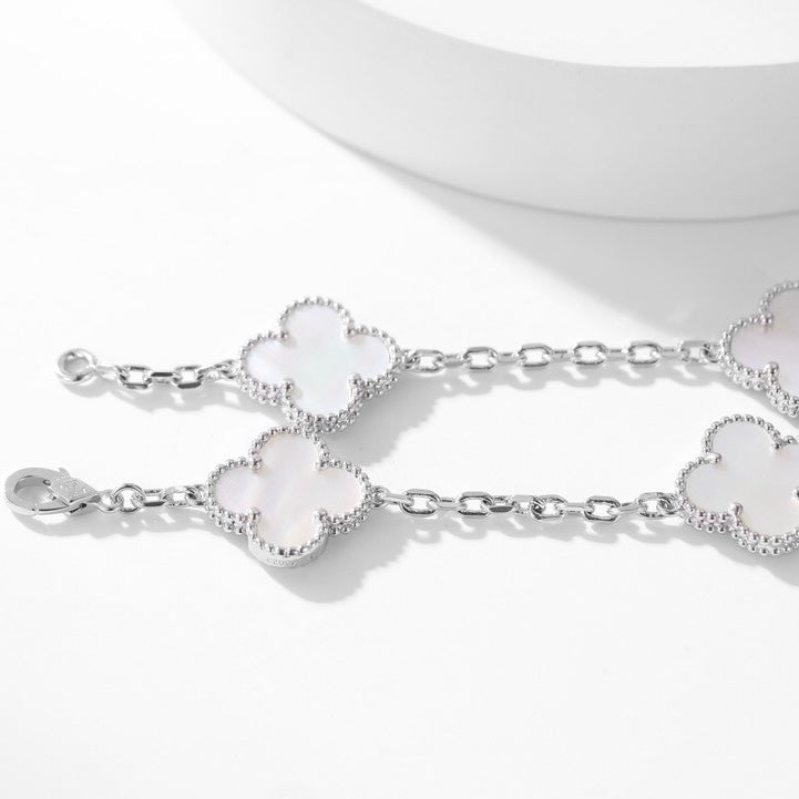 [Radiant Gem]¯CLOVER 10 MOTIFS WHITE MOTHER OF PEARL NECKLACE