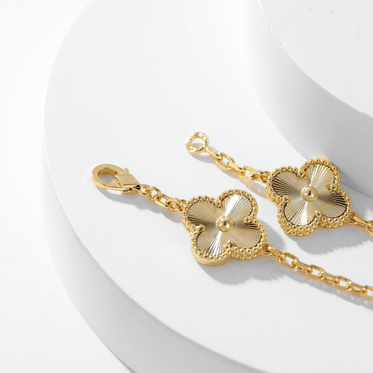 [Radiant Gem]¯CLOVER 10 MOTIFS LASER NECKLACE