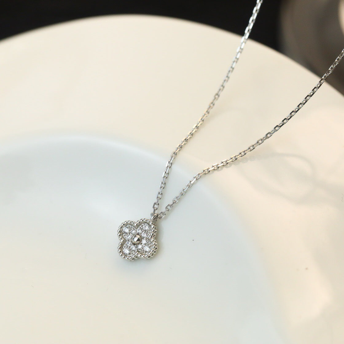 [Radiant Gem]¯CLOVER MINI 9.5MM PENDANT DIAMOND NECKLACE