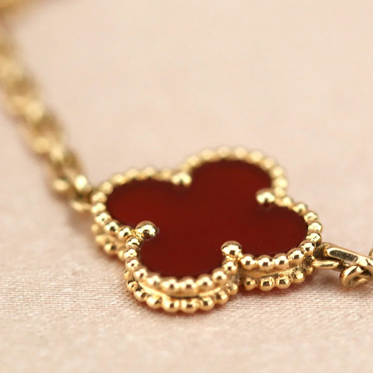 [Radiant Gem]New  CLOVER 5 MOTIF RED CORNELIAN BRACELET COLLECTION