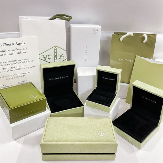 [Radiant Gem]¯VA CLOVER BRACELET NECKLACE RING BOX GIFT BAG