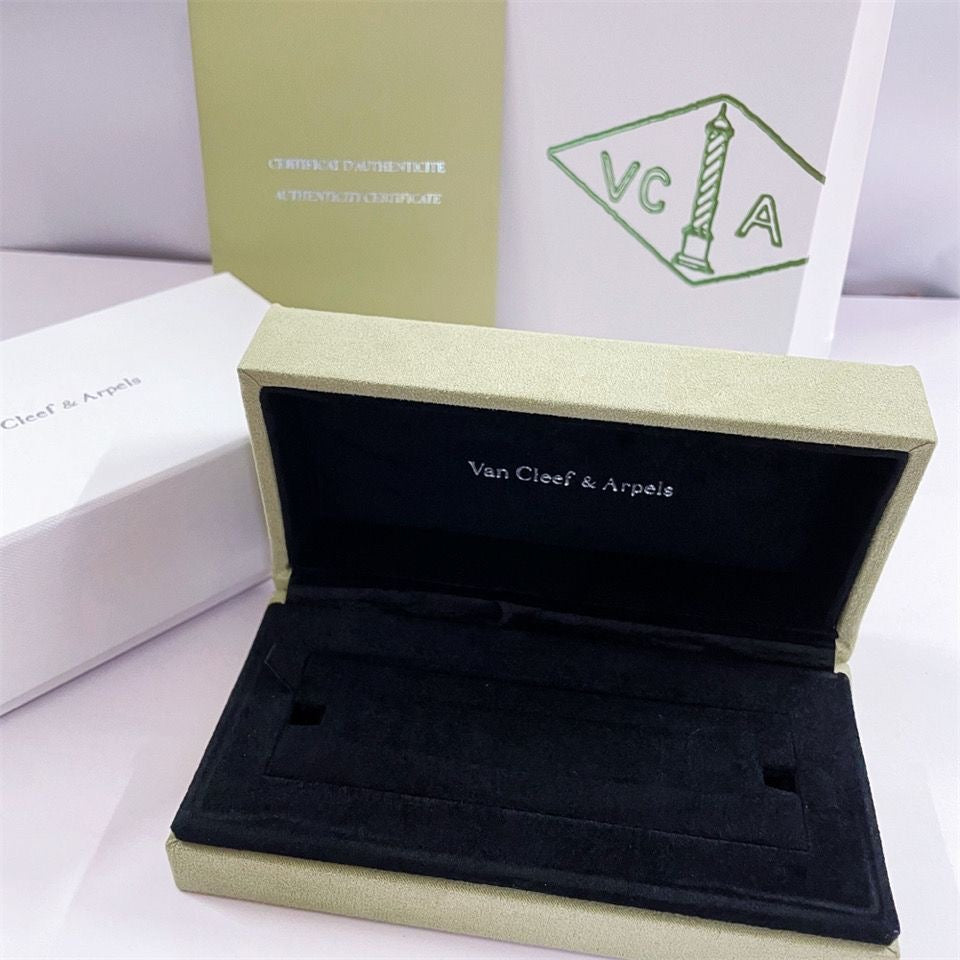 [Radiant Gem]¯VA CLOVER BRACELET NECKLACE RING BOX GIFT BAG