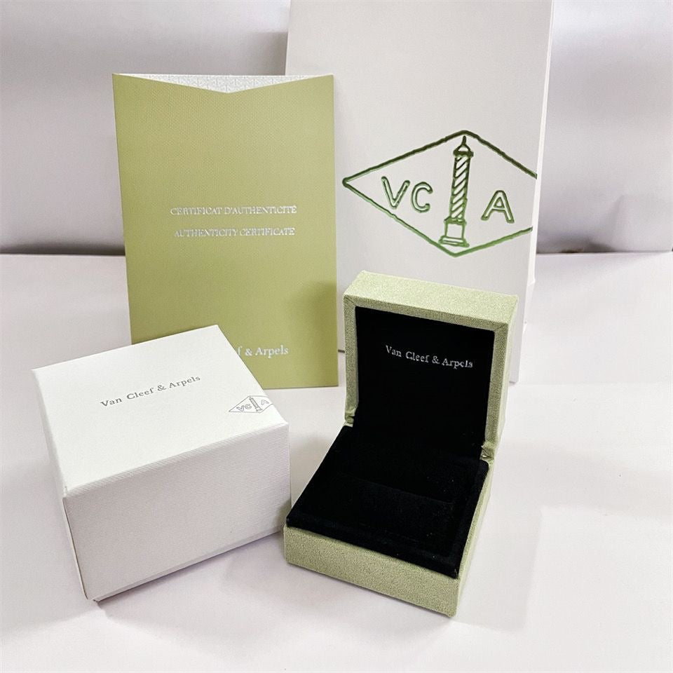 [Radiant Gem]¯VA CLOVER BRACELET NECKLACE RING BOX GIFT BAG