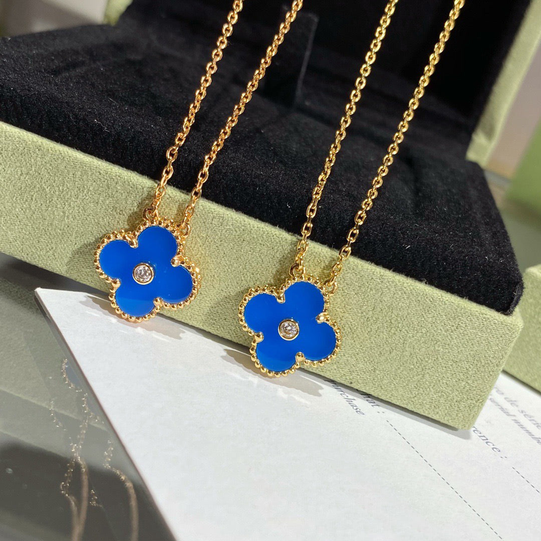 [Radiant Gem]¯CLOVER 15MM DIAMOND AND BLUE AGATE NECKLACE