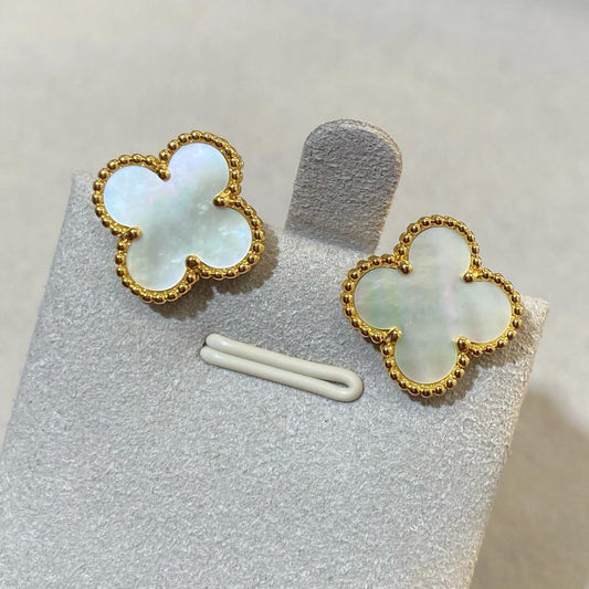 [Radiant Gem] CLOVER LARGE (20mm) 1 MOTIFS WHITE MOP STUD EARRINGS