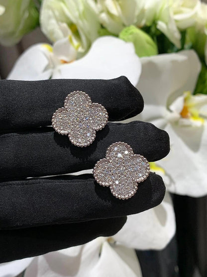 [Radiant Gem] CLOVER 20MM MOTIFS DIAMOND STUD EARRINGS SILVER