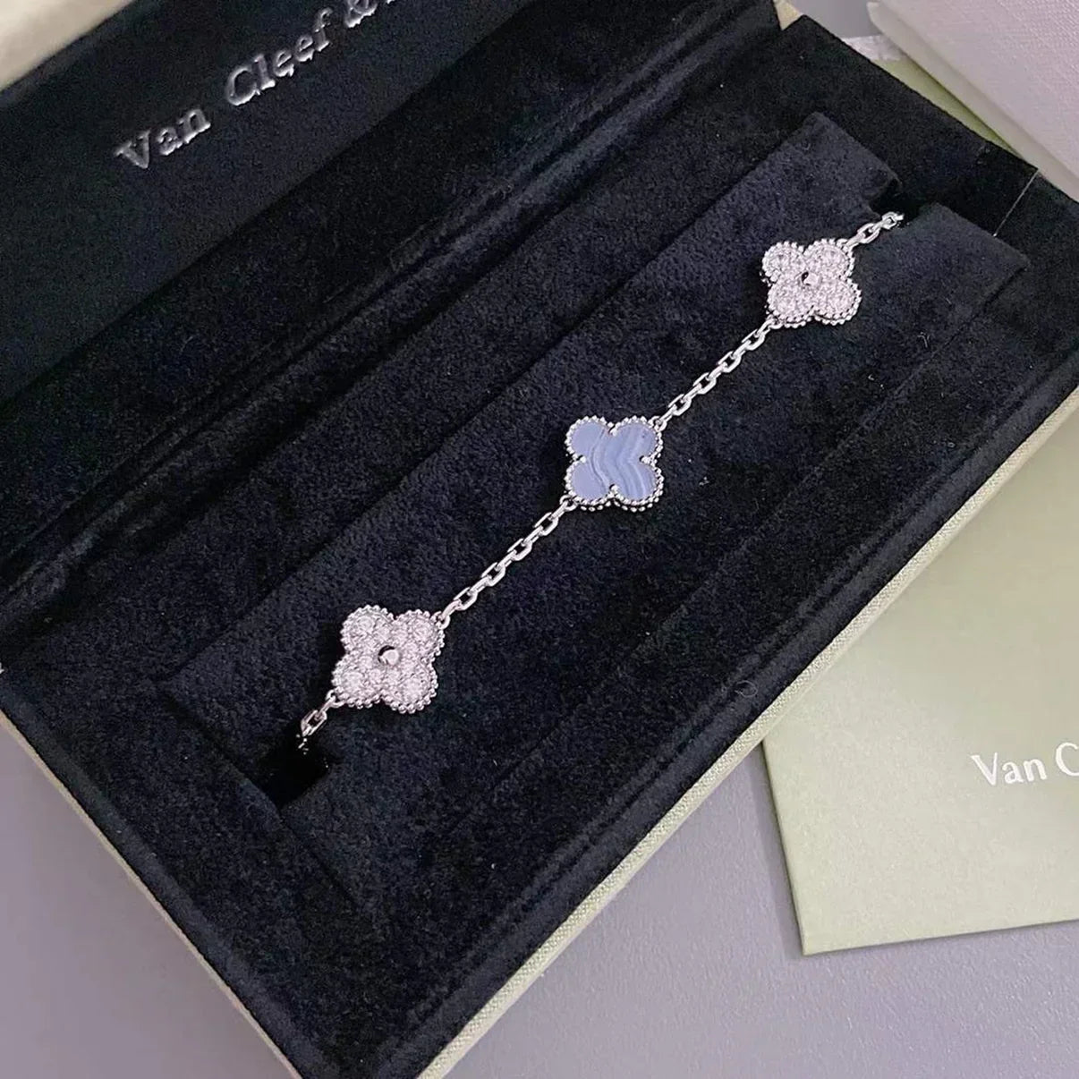 [Radiant Gem]New  CLOVER 5 MOTIF PURPLE CHALCEDONY BRACELET COLLECTION