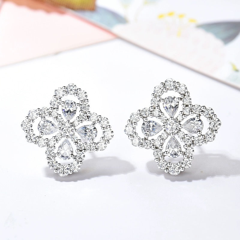 [Radiant Gem]¯LOOP EARRINGS FULL MOTIF DIAMOND 16MM