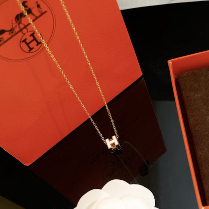 [Radiant Gem]¯H WHITE SQUARE GOLD NECKLACE