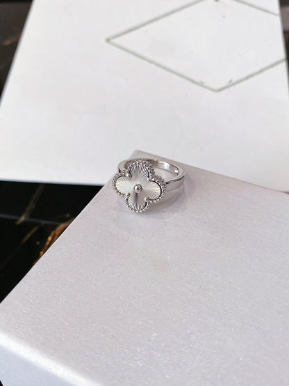 [Radiant Gem]¯CLOVER SILVER RING