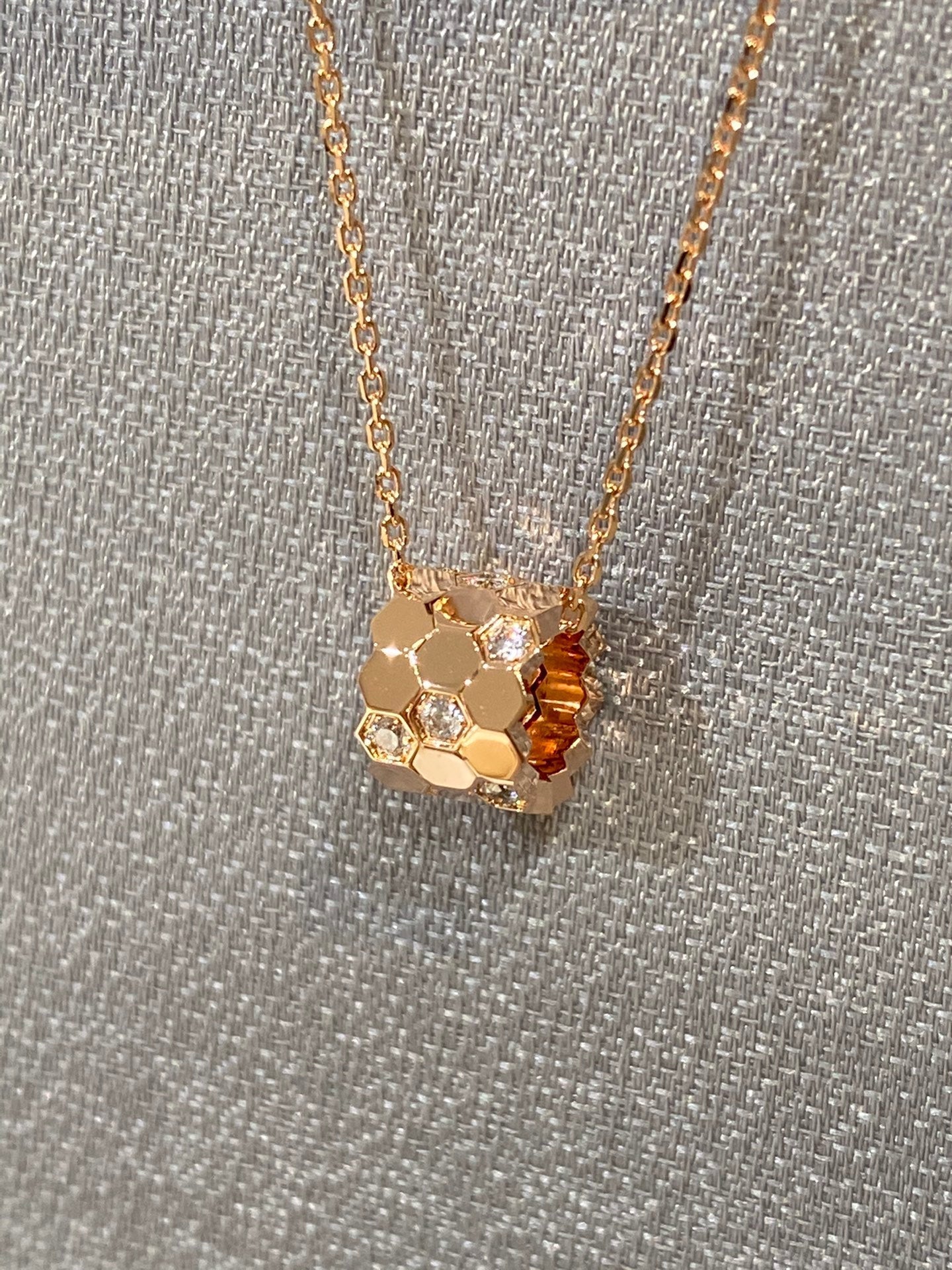 [Radiant Gem]¯BEE LOVE DIAMOND NECKLACE