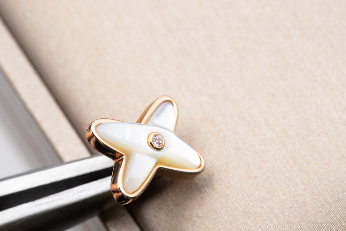 [Radiant Gem]¯JEUX DE WHITE MOP PINK GOLD DIAMOND EARRINGS