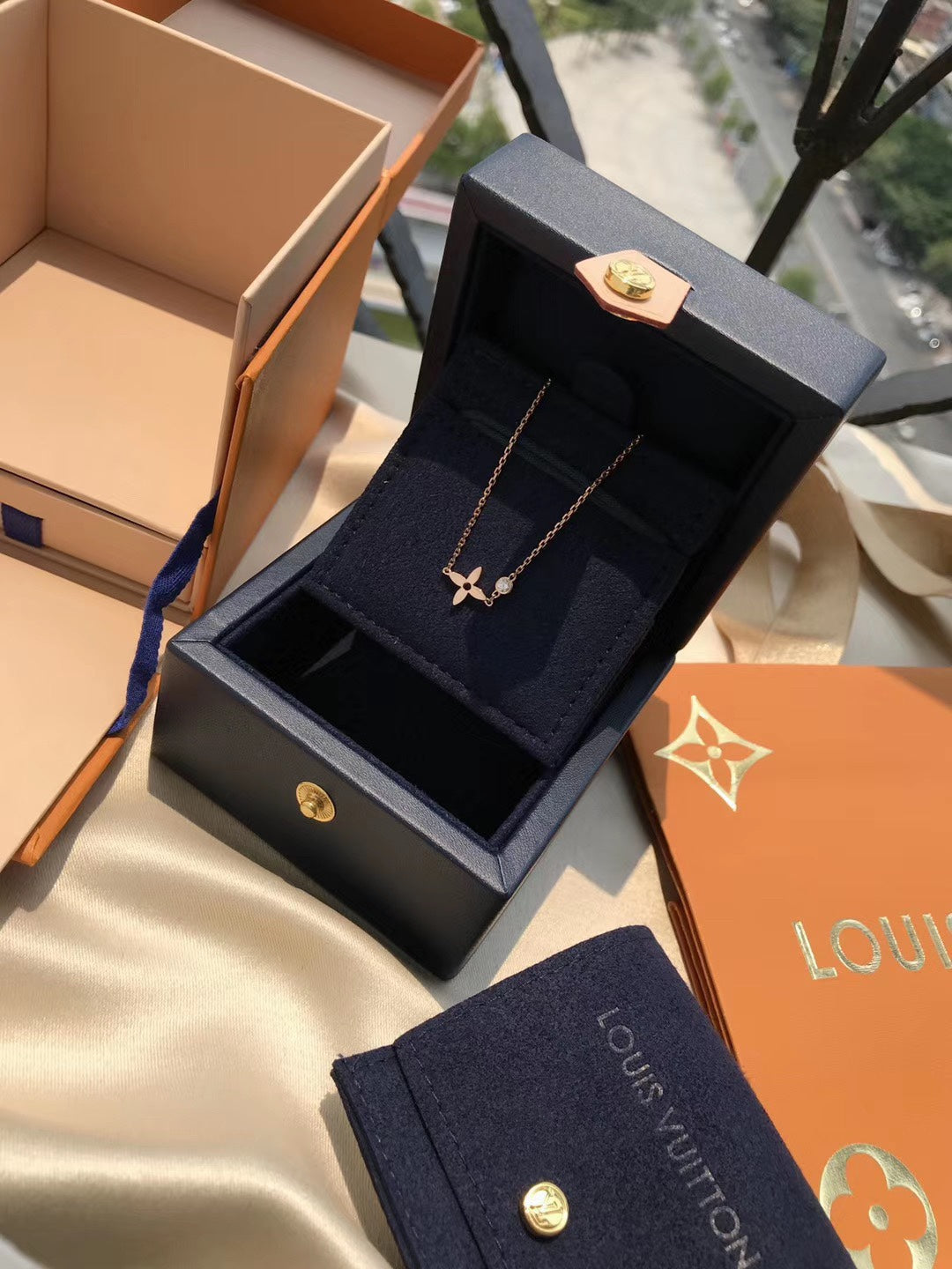 [Radiant Gem]¯BLOSSOM PENDANT PINK GOLD AND DIAMOND
