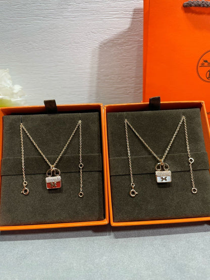 [Radiant Gem]¯H CIRCE MOISSANITE PENDANT NECKLACE GOLD