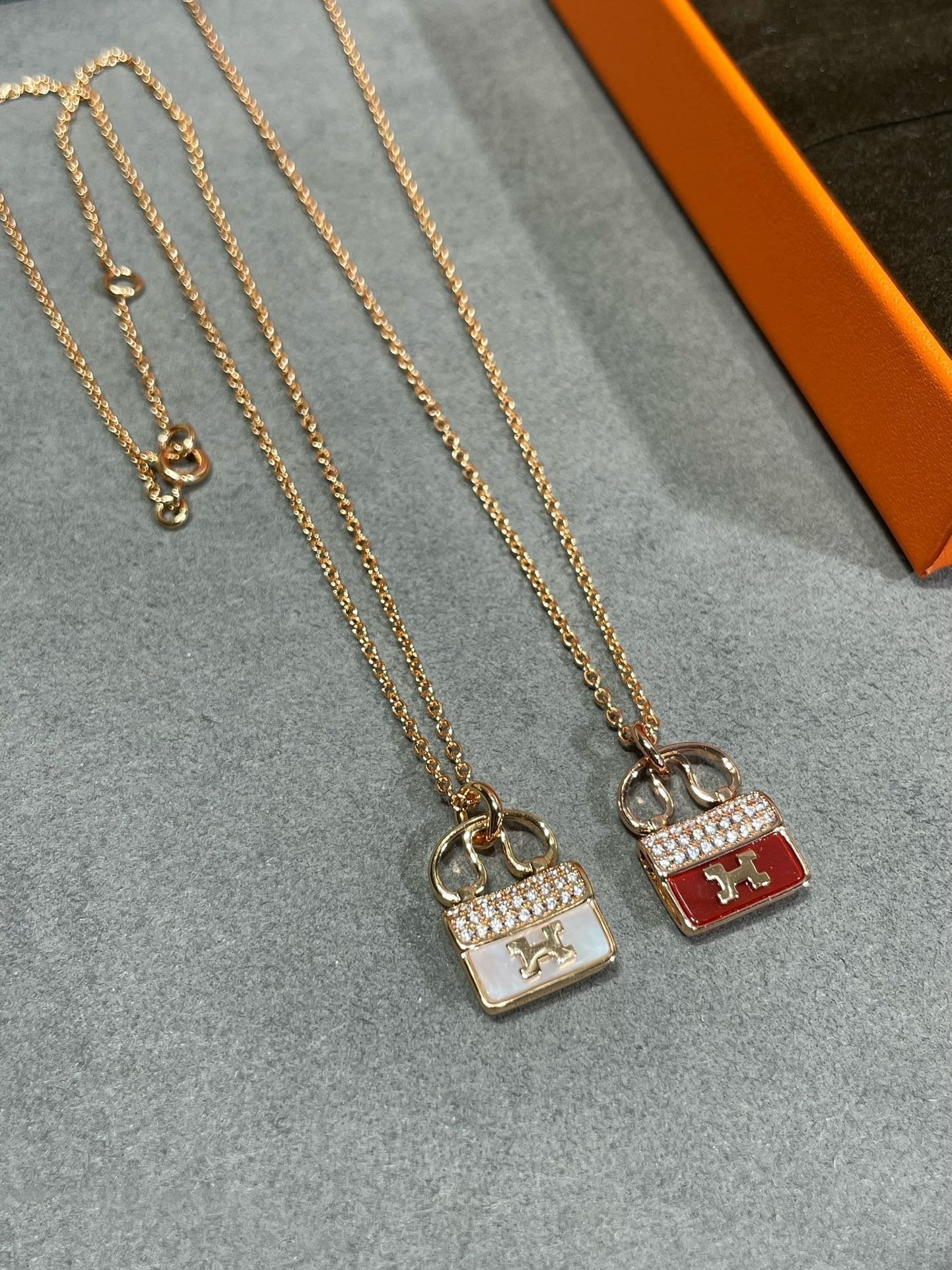 [Radiant Gem]¯H CIRCE MOISSANITE PENDANT NECKLACE GOLD