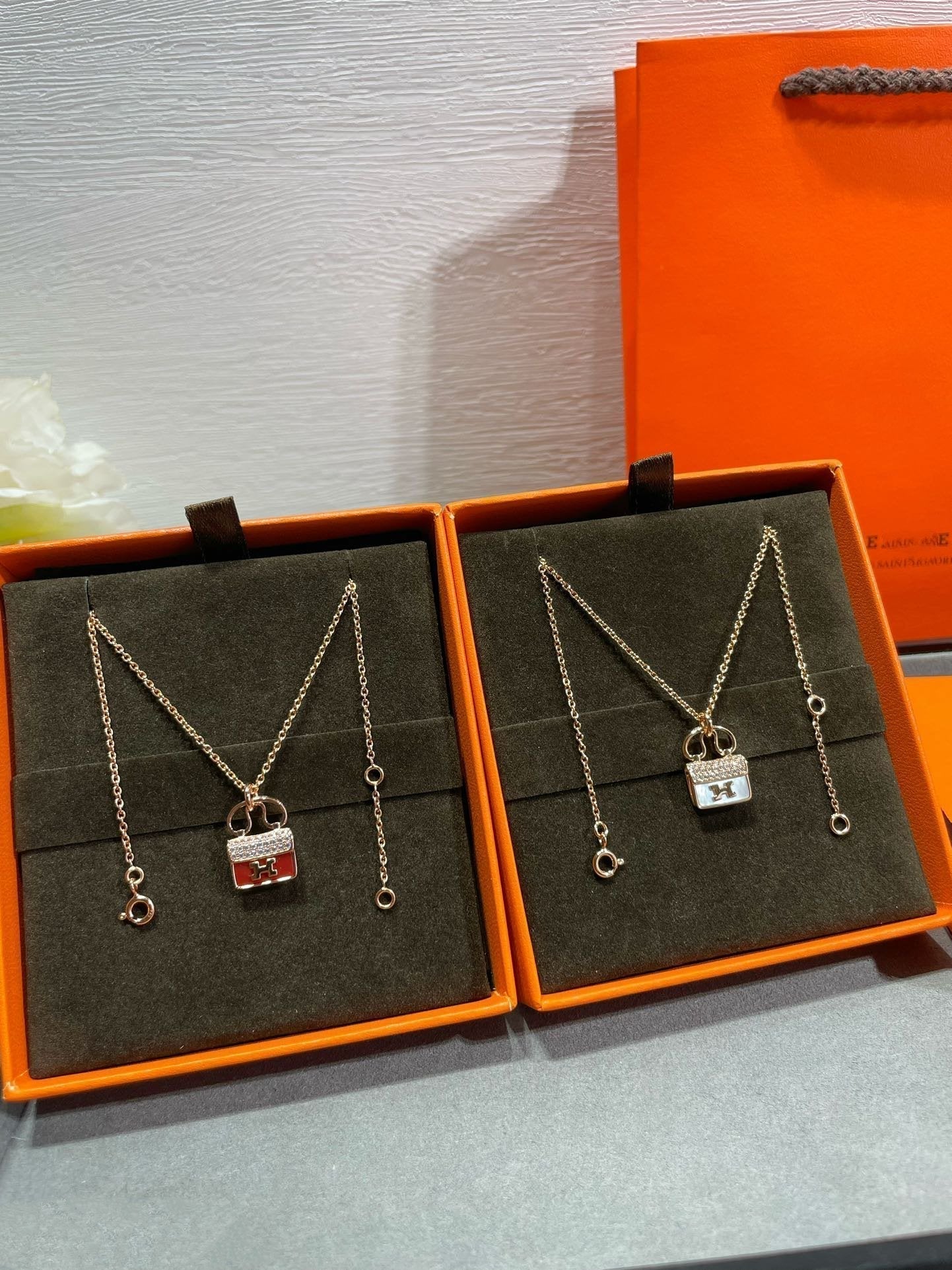 [Radiant Gem]¯H CIRCE MOISSANITE PENDANT NECKLACE GOLD