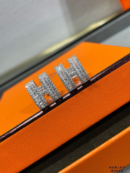 [Radiant Gem]¯H STUD EARRINGS WITH SILVER DIAMONDS