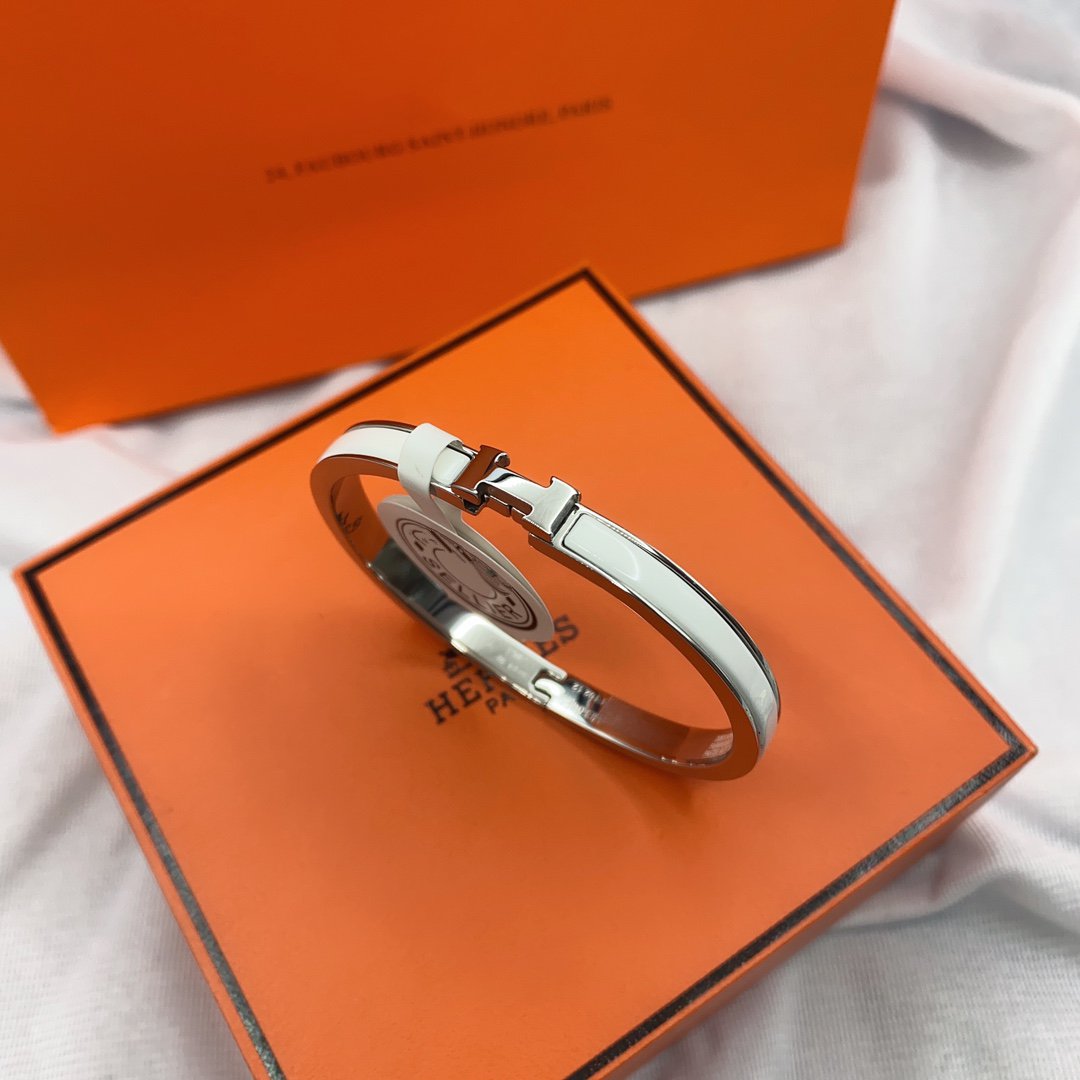 [Radiant Gem]¯CLASSIC HM CLIC WHITE 8MM ENAMEL BRACELET