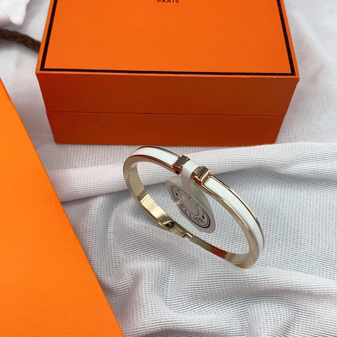 [Radiant Gem]¯CLASSIC HM CLIC WHITE 8MM ENAMEL BRACELET