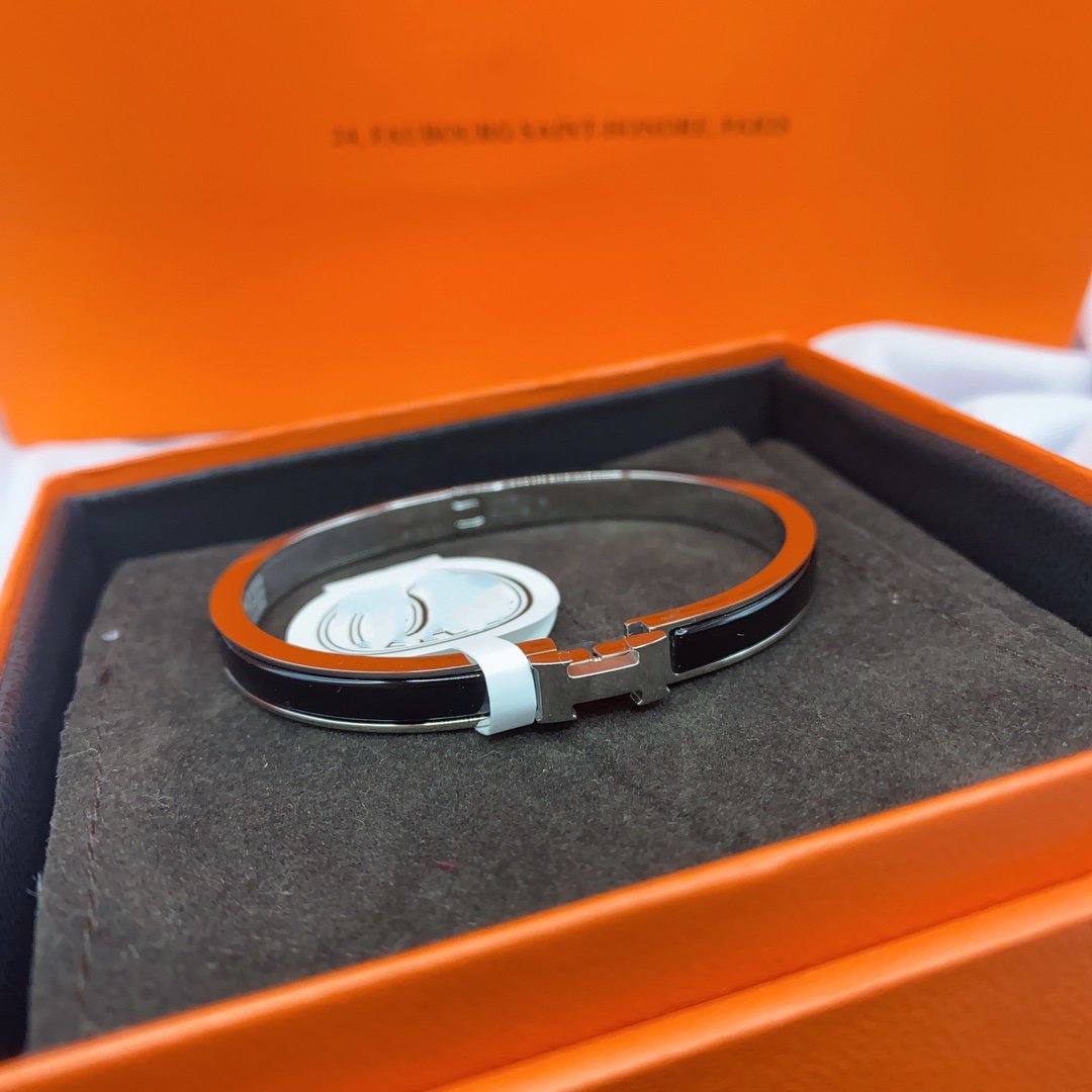 [Radiant Gem]¯CLASSIC HM CLIC BLACK 8MM ENAMEL BRACELET
