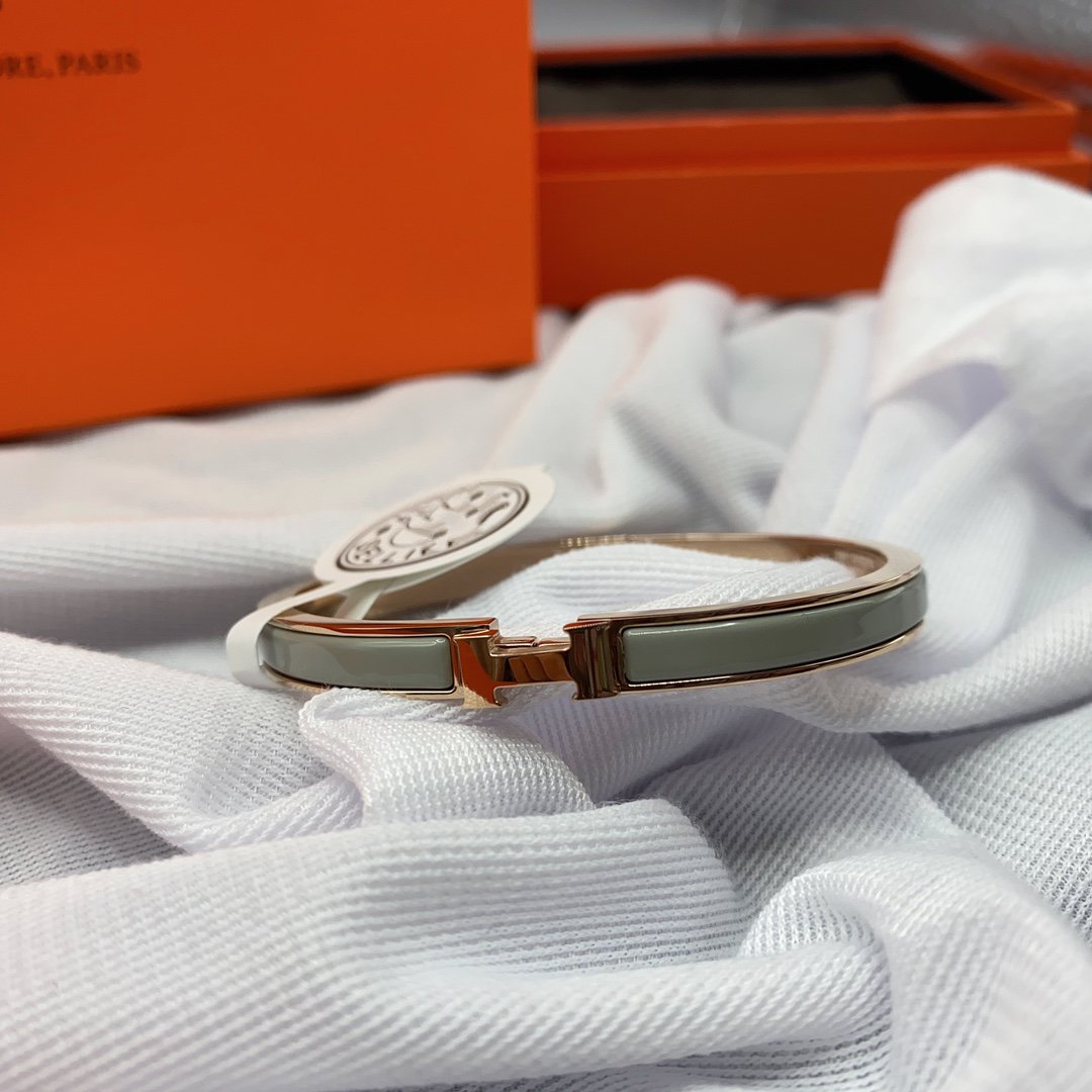 [Radiant Gem]¯CLASSIC HM CLIC GREEN 8MM ENAMEL BRACELET