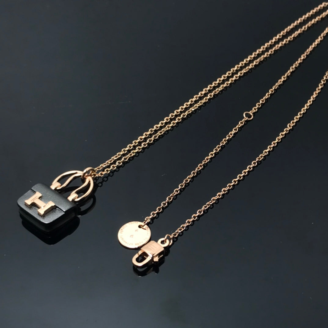 [Radiant Gem]¯WOMEN'S HM AMULETTES CONSTANCE PENDANT NECKLACE