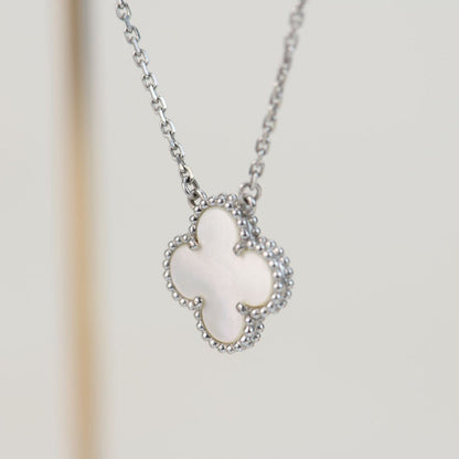 [Radiant Gem]¯CLOVER  15MM WHITE MOTHER-OF-PEARL SILVER