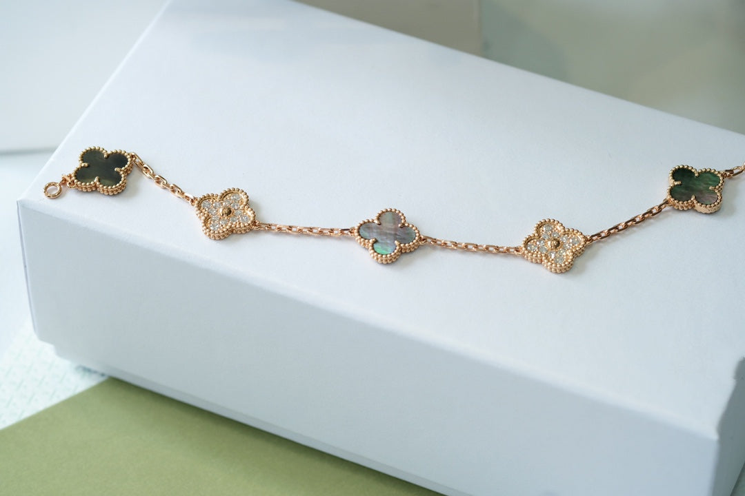 [Radiant Gem]New CLOVER 5 MOTIF GRAY MOP BRACELET COLLECTION
