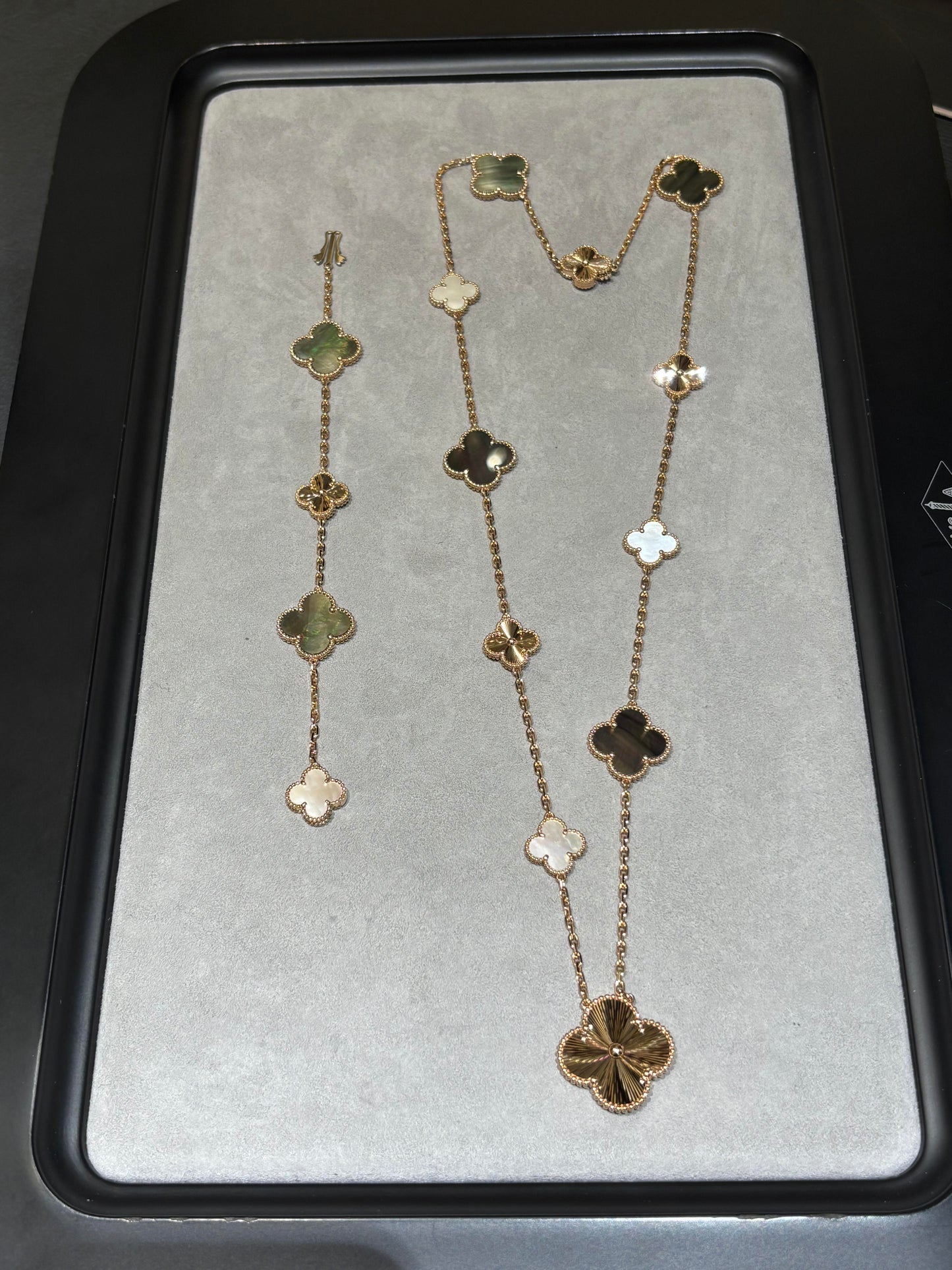 [[Radiant Gem]¯] 25 NEW CLOVER 15 MOTIFS GRAY MOTHER-OF-PEARL