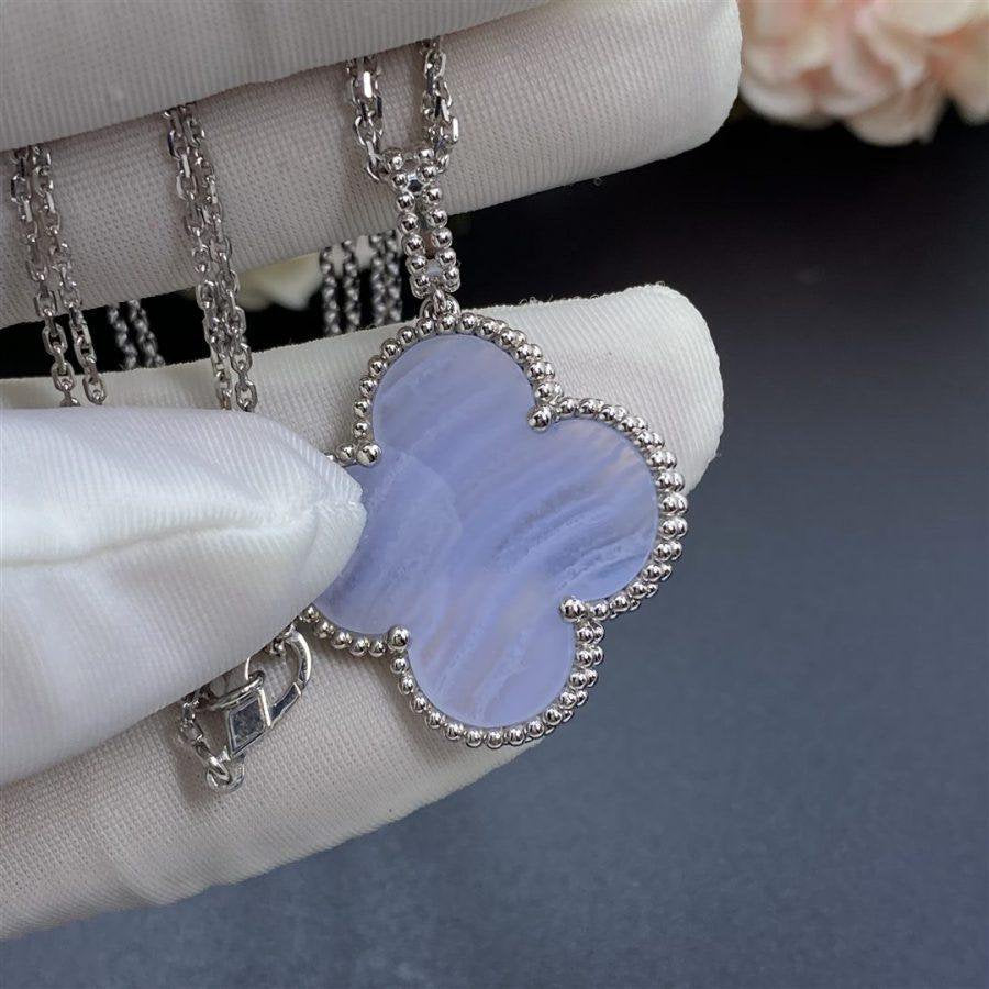 [Radiant Gem]¯CLOVER SILVER CHALCEDONY BIG CLOVER NECKLACE