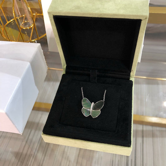 [Radiant Gem]¯LARGE BUTTERFLY SILVER PENDANT DIAMOND NECKLACE