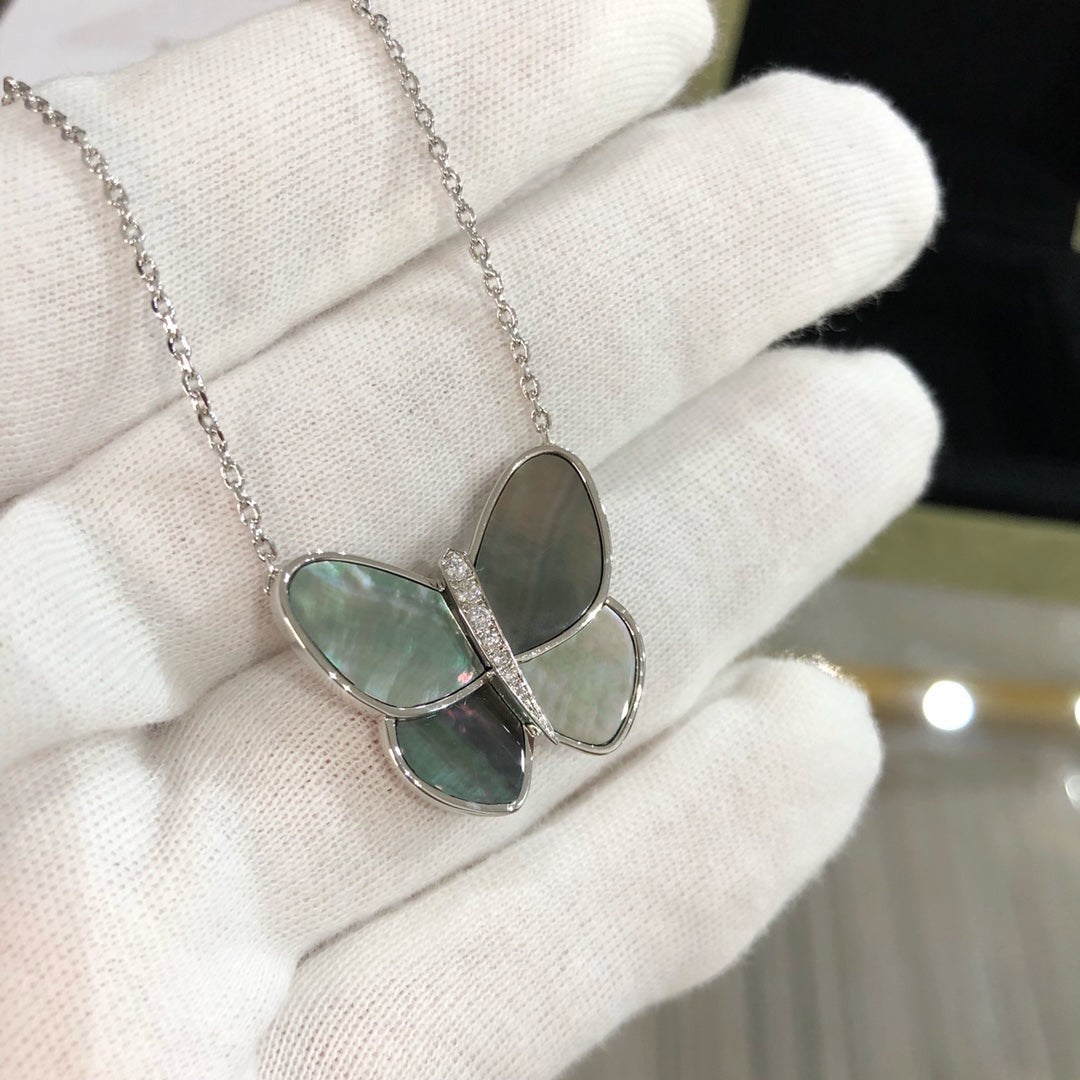 [Radiant Gem]¯LARGE BUTTERFLY SILVER PENDANT DIAMOND NECKLACE