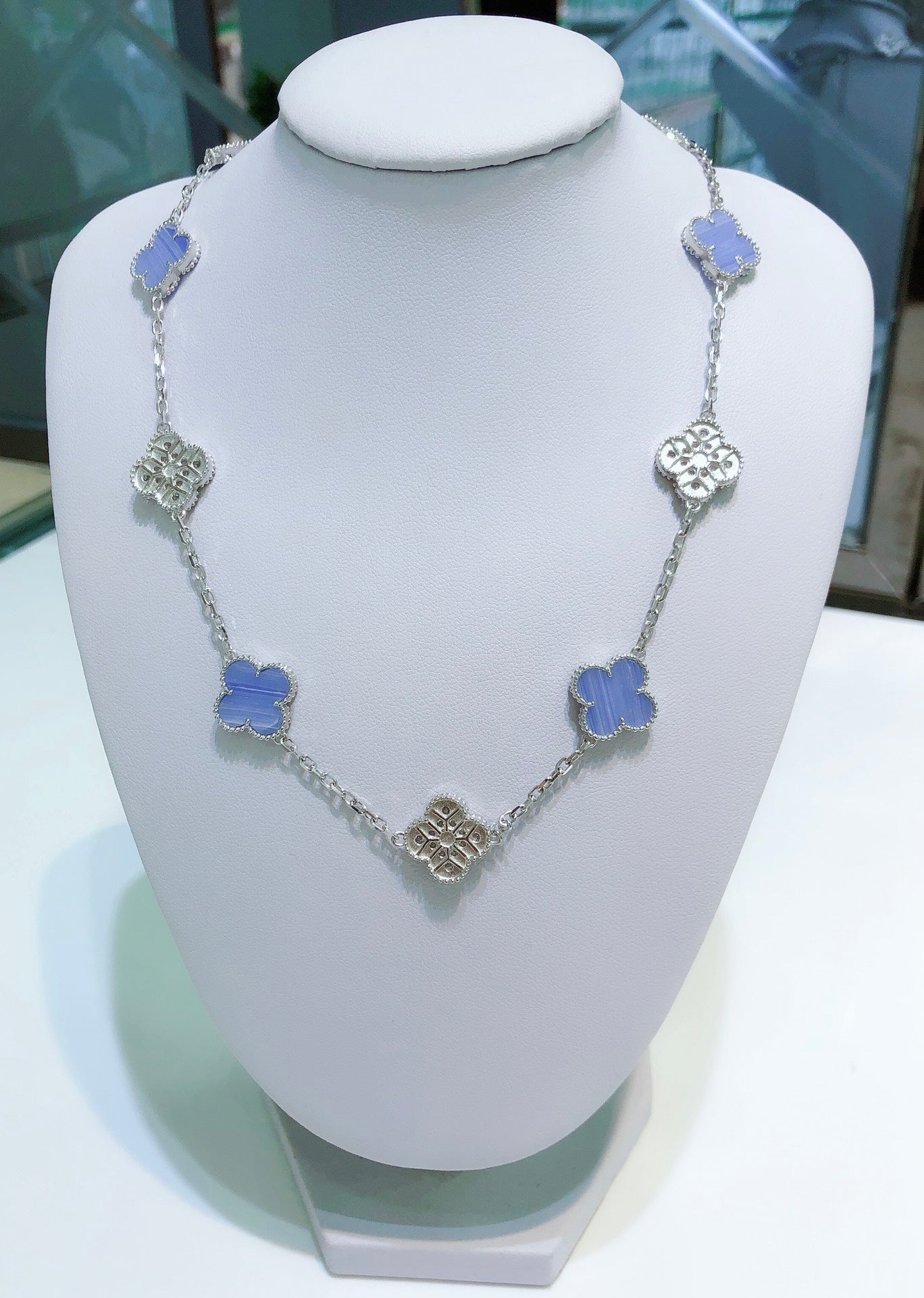 [Radiant Gem]¯CLOVER 10 MOTIFS CHALCEDONY DIAMONDS SILVER NECKLACE