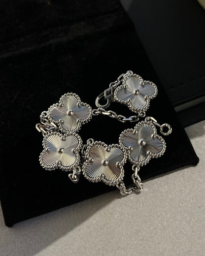 [Radiant Gem]New  CLOVER 5 MOTIF LASER BRACELET COLLECTION